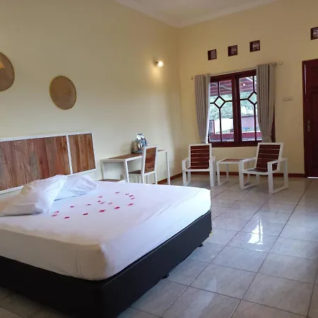 Suwon Homestay Mojokerto Exterior photo