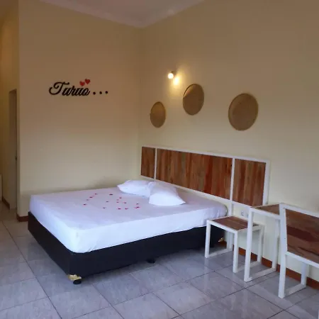 Suwon Homestay Mojokerto Exterior photo